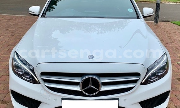 Buy Used Mercedes‒Benz C–Class White Car in Ezulwini in Hhohho Buy Used Mercedes‒Benz C–Class White Car in Ezulwini in Hhohho