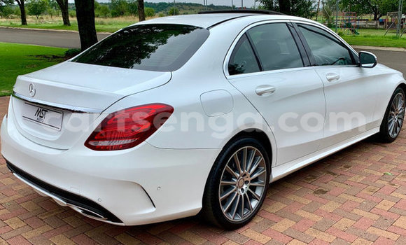 Buy Used Mercedes‒Benz C–Class White Car in Ezulwini in Hhohho Buy Used Mercedes‒Benz C–Class White Car in Ezulwini in Hhohho