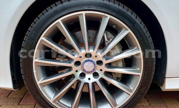Buy Used Mercedes‒Benz C–Class White Car in Ezulwini in Hhohho Buy Used Mercedes‒Benz C–Class White Car in Ezulwini in Hhohho