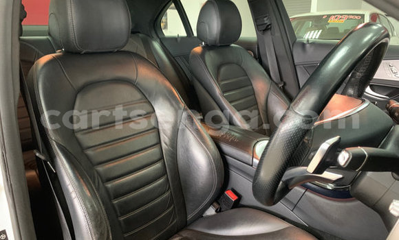 Buy Used Mercedes‒Benz C–Class White Car in Ezulwini in Hhohho Buy Used Mercedes‒Benz C–Class White Car in Ezulwini in Hhohho
