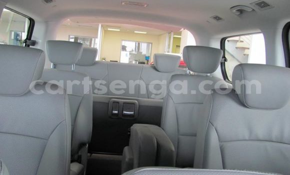 Acheter Occasion Voiture Hyundai H1 Blanc à Big Bend, Lubombo Acheter Occasion Voiture Hyundai H1 Blanc à Big Bend, Lubombo