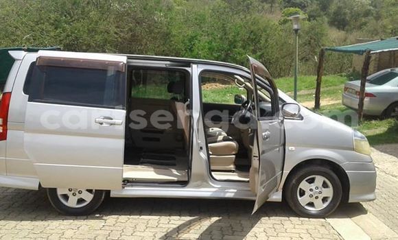 Buy Used Nissan Serena Brown Car in Mankayane in Manzini