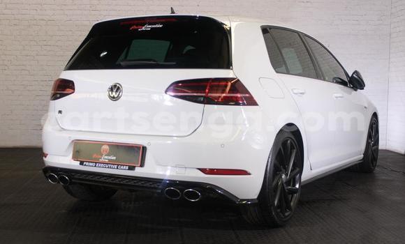 Nunua Ilio tumika Volkswagen Golf R White Gari ndani ya Manzini nchini Manzini Nunua Ilio tumika Volkswagen Golf R White Gari ndani ya Manzini nchini Manzini