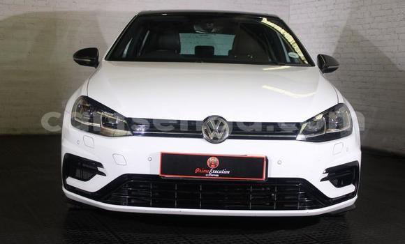 Nunua Ilio tumika Volkswagen Golf R White Gari ndani ya Manzini nchini Manzini Nunua Ilio tumika Volkswagen Golf R White Gari ndani ya Manzini nchini Manzini