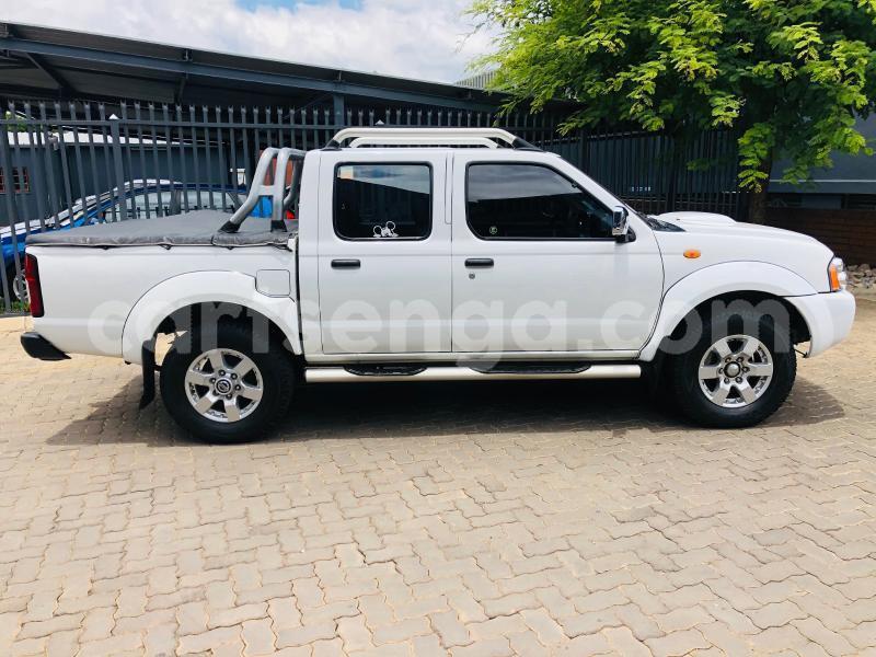 Big with watermark nissan np 300 lubombo big bend 13617