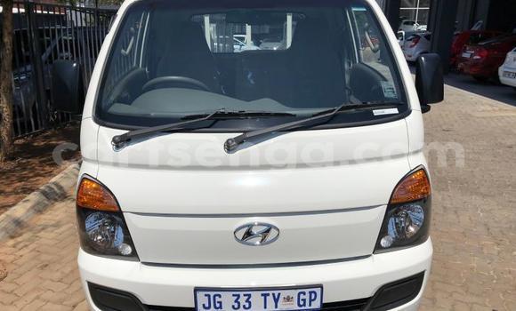 Acheter Occasion Voiture Hyundai H200 Blanc à Big Bend, Lubombo Acheter Occasion Voiture Hyundai H200 Blanc à Big Bend, Lubombo