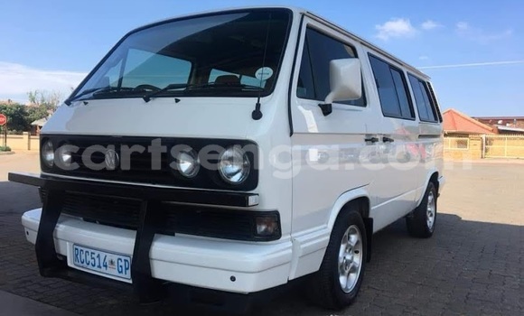 Buy Used Volkswagen Caravelle White Car in Mbabane in Manzini Buy Used Volkswagen Caravelle White Car in Mbabane in Manzini