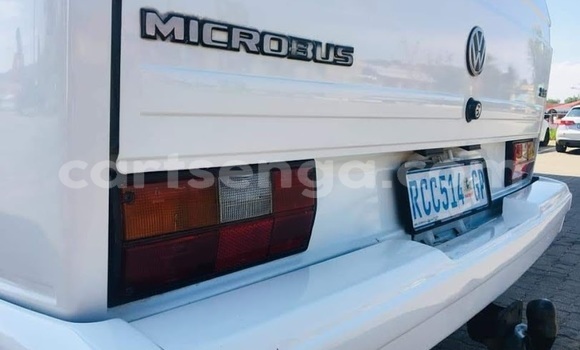 Buy Used Volkswagen Caravelle White Car in Mbabane in Manzini Buy Used Volkswagen Caravelle White Car in Mbabane in Manzini