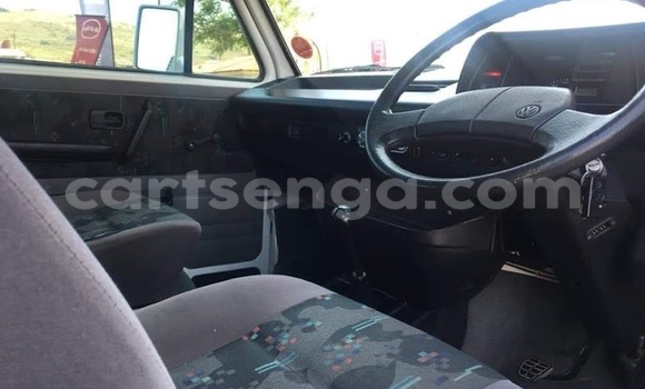 Buy Used Volkswagen Caravelle White Car in Mbabane in Manzini Buy Used Volkswagen Caravelle White Car in Mbabane in Manzini