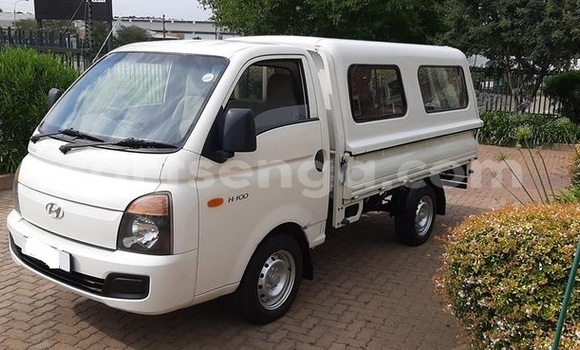 Acheter Occasion Voiture Hyundai H1 Blanc à Ezulwini, Hhohho Acheter Occasion Voiture Hyundai H1 Blanc à Ezulwini, Hhohho