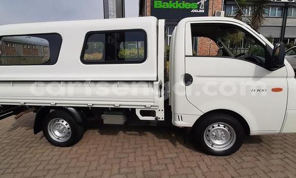 Acheter Occasion Voiture Hyundai H1 Blanc à Ezulwini, Hhohho Acheter Occasion Voiture Hyundai H1 Blanc à Ezulwini, Hhohho