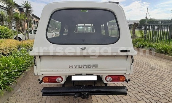 Acheter Occasion Voiture Hyundai H1 Blanc à Ezulwini, Hhohho Acheter Occasion Voiture Hyundai H1 Blanc à Ezulwini, Hhohho