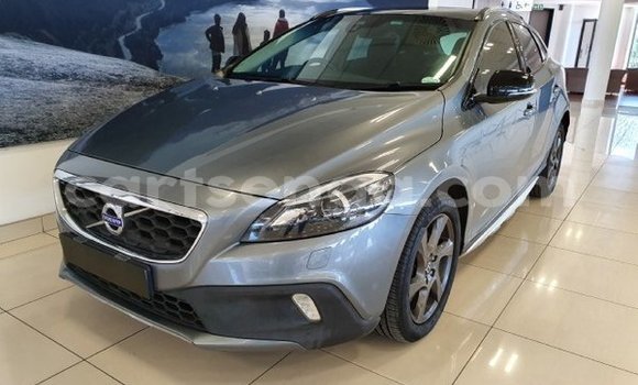 Buy Used Volvo V40 Silver Car in Ezulwini in Hhohho Buy Used Volvo V40 Silver Car in Ezulwini in Hhohho