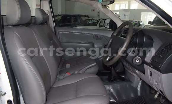 Nunua Ilio tumika Toyota Hilux White Gari ndani ya Big Bend nchini Wilaya ya Lubombo Nunua Ilio tumika Toyota Hilux White Gari ndani ya Big Bend nchini Wilaya ya Lubombo