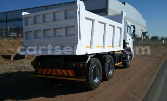 Acheter Occasion Utilitaire Nissan UD Blanc à Manzini, Manzini Acheter Occasion Utilitaire Nissan UD Blanc à Manzini, Manzini