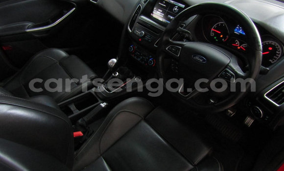 Nunua Ilio tumika Ford Focus ST Red Gari ndani ya Big Bend nchini Lubombo Nunua Ilio tumika Ford Focus ST Red Gari ndani ya Big Bend nchini Lubombo