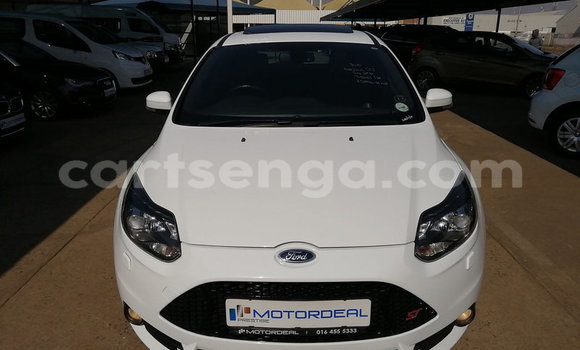 Acheter Occasion Voiture Ford Focus ST Blanc à Big Bend, Lubombo Acheter Occasion Voiture Ford Focus ST Blanc à Big Bend, Lubombo