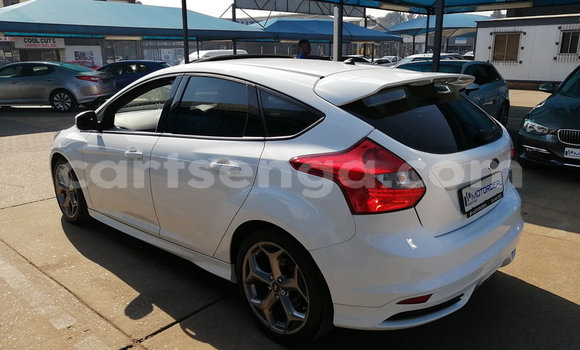 Acheter Occasion Voiture Ford Focus ST Blanc à Big Bend, Lubombo Acheter Occasion Voiture Ford Focus ST Blanc à Big Bend, Lubombo