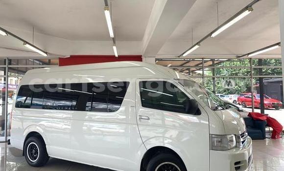 Acheter Occasion Voiture Toyota iQ Blanc à Ezulwini, Hhohho Acheter Occasion Voiture Toyota iQ Blanc à Ezulwini, Hhohho