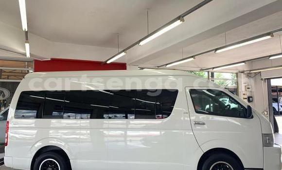 Acheter Occasion Voiture Toyota iQ Blanc à Ezulwini, Hhohho Acheter Occasion Voiture Toyota iQ Blanc à Ezulwini, Hhohho