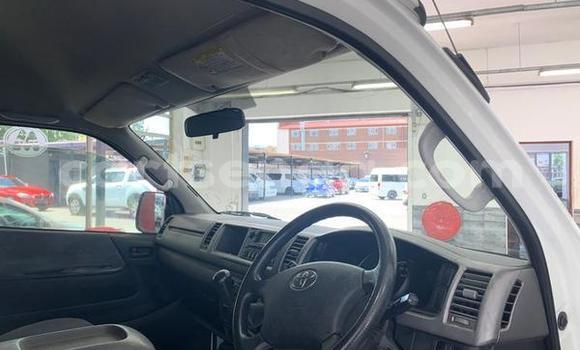 Acheter Occasion Voiture Toyota iQ Blanc à Ezulwini, Hhohho Acheter Occasion Voiture Toyota iQ Blanc à Ezulwini, Hhohho