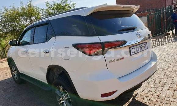 Acheter Occasion Voiture Toyota Fortuner Blanc à Bulembu, Hhohho Acheter Occasion Voiture Toyota Fortuner Blanc à Bulembu, Hhohho