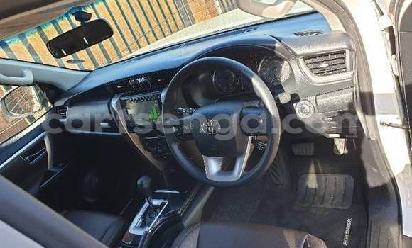 Acheter Occasion Voiture Toyota Fortuner Blanc à Bulembu, Hhohho Acheter Occasion Voiture Toyota Fortuner Blanc à Bulembu, Hhohho