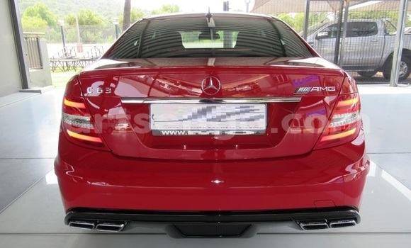 Nunua Ilio tumika Mercedes‒Benz C-klasse AMG Red Gari ndani ya Big Bend nchini Wilaya ya Lubombo Nunua Ilio tumika Mercedes‒Benz C-klasse AMG Red Gari ndani ya Big Bend nchini Wilaya ya Lubombo