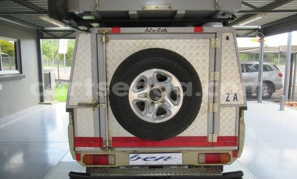 Acheter Occasion Voiture Toyota Land Cruiser Marron à Bulembu, Hhohho Acheter Occasion Voiture Toyota Land Cruiser Marron à Bulembu, Hhohho