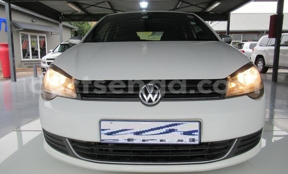 Acheter Occasion Voiture Volkswagen Polo Blanc à Hlatikulu, Shiselweni District Acheter Occasion Voiture Volkswagen Polo Blanc à Hlatikulu, Shiselweni District