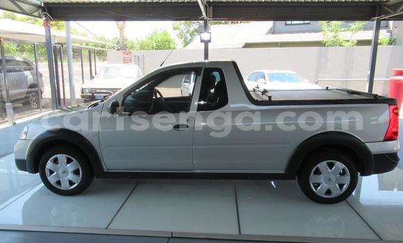 Nunua Ilio tumika Nissan NP 300 Silver Gari ndani ya Ezulwini nchini Hhohho Nunua Ilio tumika Nissan NP 300 Silver Gari ndani ya Ezulwini nchini Hhohho