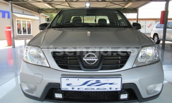 Nunua Ilio tumika Nissan NP 300 Silver Gari ndani ya Ezulwini nchini Hhohho Nunua Ilio tumika Nissan NP 300 Silver Gari ndani ya Ezulwini nchini Hhohho