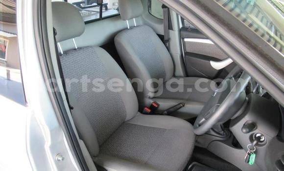 Nunua Ilio tumika Nissan NP 300 Silver Gari ndani ya Ezulwini nchini Hhohho Nunua Ilio tumika Nissan NP 300 Silver Gari ndani ya Ezulwini nchini Hhohho