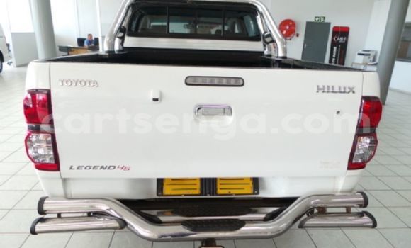 Buy Used Toyota Hilux White Car in Hlatikulu in Shiselweni District Buy Used Toyota Hilux White Car in Hlatikulu in Shiselweni District