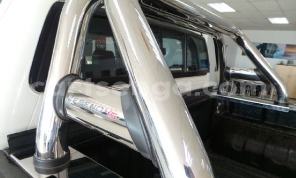 Buy Used Toyota Hilux White Car in Hlatikulu in Shiselweni District Buy Used Toyota Hilux White Car in Hlatikulu in Shiselweni District