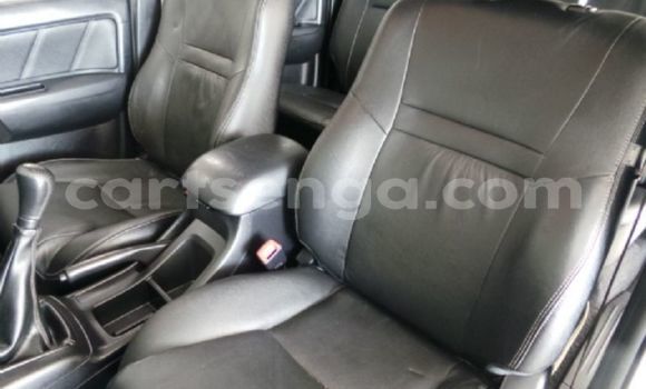 Buy Used Toyota Hilux White Car in Hlatikulu in Shiselweni District Buy Used Toyota Hilux White Car in Hlatikulu in Shiselweni District