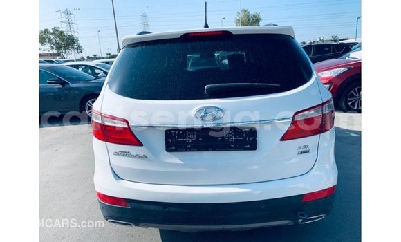 Nunua Imported Hyundai Santa Fe White Gari ndani ya Import - Dubai nchini Hhohho Nunua Imported Hyundai Santa Fe White Gari ndani ya Import - Dubai nchini Hhohho