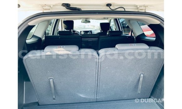 Nunua Imported Hyundai Santa Fe White Gari ndani ya Import - Dubai nchini Hhohho Nunua Imported Hyundai Santa Fe White Gari ndani ya Import - Dubai nchini Hhohho