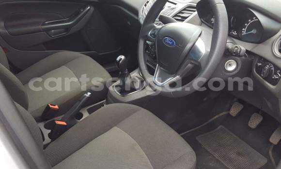 Nunua Ilio tumika Ford Fiesta Silver Gari ndani ya Hluti nchini Wilaya ya Shiselweni Nunua Ilio tumika Ford Fiesta Silver Gari ndani ya Hluti nchini Wilaya ya Shiselweni