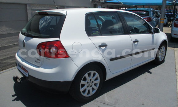 Acheter Occasion Voiture Volkswagen Golf Blanc à Bulembu, Hhohho Acheter Occasion Voiture Volkswagen Golf Blanc à Bulembu, Hhohho