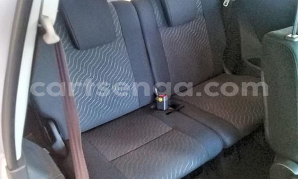 Acheter Occasion Voiture Toyota Avanza Gris à Hlatikulu, Shiselweni District Acheter Occasion Voiture Toyota Avanza Gris à Hlatikulu, Shiselweni District