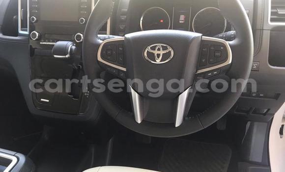 Nunua Ilio tumika Toyota Hiace White Gari ndani ya Ezulwini nchini Hhohho Nunua Ilio tumika Toyota Hiace White Gari ndani ya Ezulwini nchini Hhohho