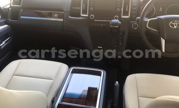 Nunua Ilio tumika Toyota Hiace White Gari ndani ya Ezulwini nchini Hhohho Nunua Ilio tumika Toyota Hiace White Gari ndani ya Ezulwini nchini Hhohho