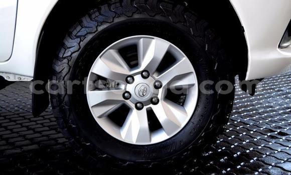 Acheter Occasion Voiture Toyota Hilux Blanc à Hluti, Shiselweni District Acheter Occasion Voiture Toyota Hilux Blanc à Hluti, Shiselweni District