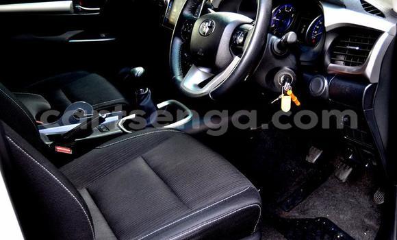 Acheter Occasion Voiture Toyota Hilux Blanc à Hluti, Shiselweni District Acheter Occasion Voiture Toyota Hilux Blanc à Hluti, Shiselweni District