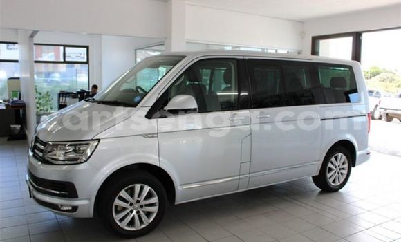 Acheter Occasion Voiture Volkswagen Caravelle Gris à Bulembu, Hhohho Acheter Occasion Voiture Volkswagen Caravelle Gris à Bulembu, Hhohho