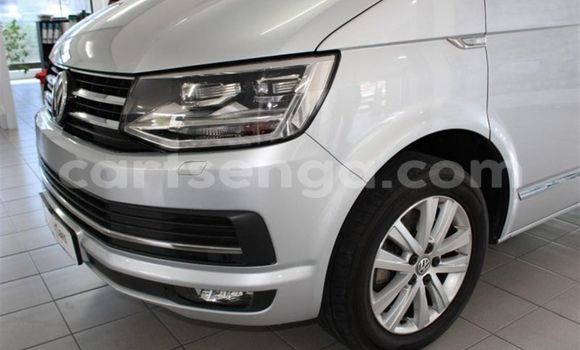 Acheter Occasion Voiture Volkswagen Caravelle Gris à Bulembu, Hhohho Acheter Occasion Voiture Volkswagen Caravelle Gris à Bulembu, Hhohho