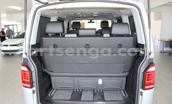 Acheter Occasion Voiture Volkswagen Caravelle Gris à Bulembu, Hhohho Acheter Occasion Voiture Volkswagen Caravelle Gris à Bulembu, Hhohho