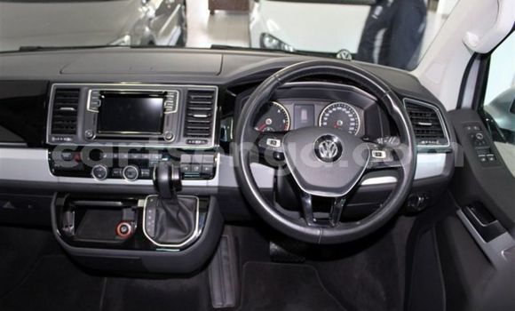 Acheter Occasion Voiture Volkswagen Caravelle Gris à Bulembu, Hhohho Acheter Occasion Voiture Volkswagen Caravelle Gris à Bulembu, Hhohho