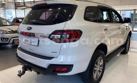 Buy Used Ford Everest White Car in Ezulwini in Hhohho Buy Used Ford Everest White Car in Ezulwini in Hhohho